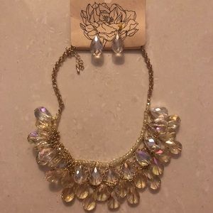 Gold necklace set
